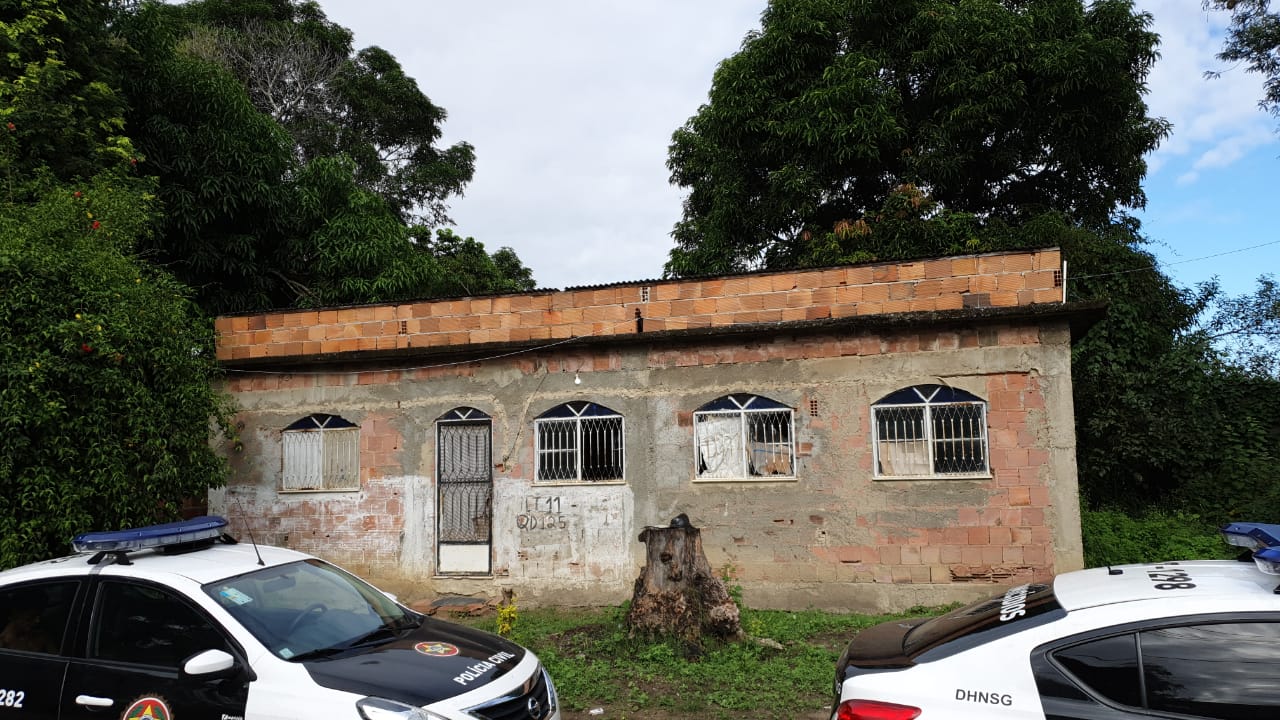 Polícia prende cinco pessoas e apreende drogas e peças de automóveis em São Gonçalo 